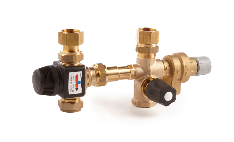 Anti-scald safety valve group - hot water tank